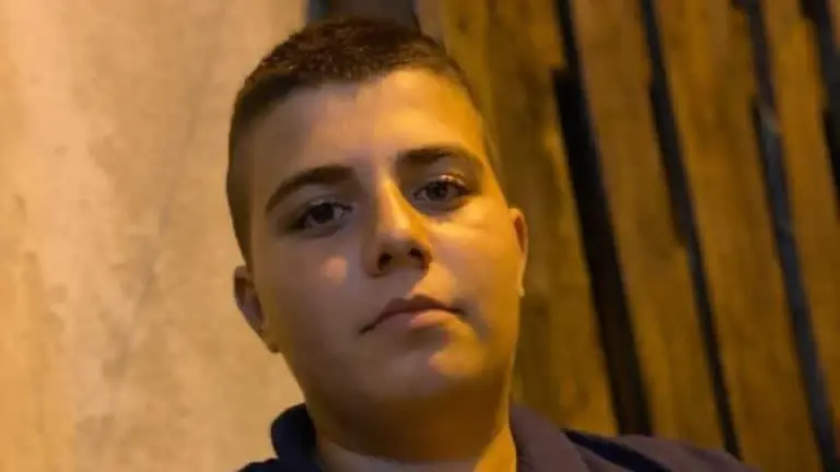 Deadly car-motorcycle crash: 19-year-old loses his life