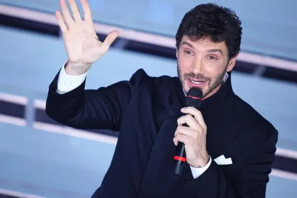 Sanremo 2027, Stefano De Martino announces the official dates with a Vasco song. Homage or clue?