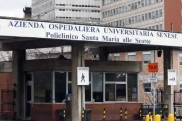 Fear in Siena, two cars collide on via Gigli: 33-year-old in critical condition in hospital