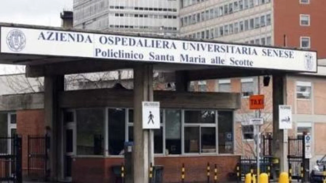 Fear in Siena, two cars collide on via Gigli: 33-year-old in critical condition in hospital