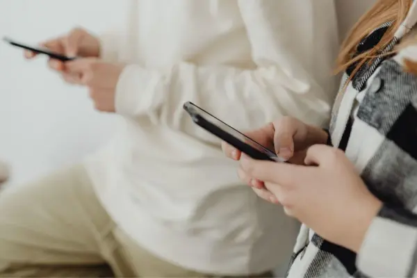 Is Italy also moving towards a social media crackdown? The expert speaks: «How to defend our children» – What you need to know