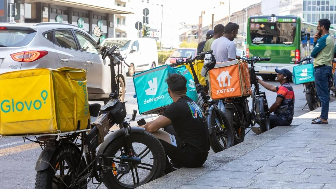 Crushed by the heat and forced to pedal – Why for Tuscan riders the alert does not exist and the illnesses that no one talks about
