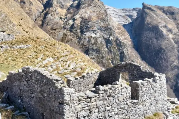"Help", then silence: hiker lost in the mountains in Tuscany spends the night in the abandoned village – Found by helicopter