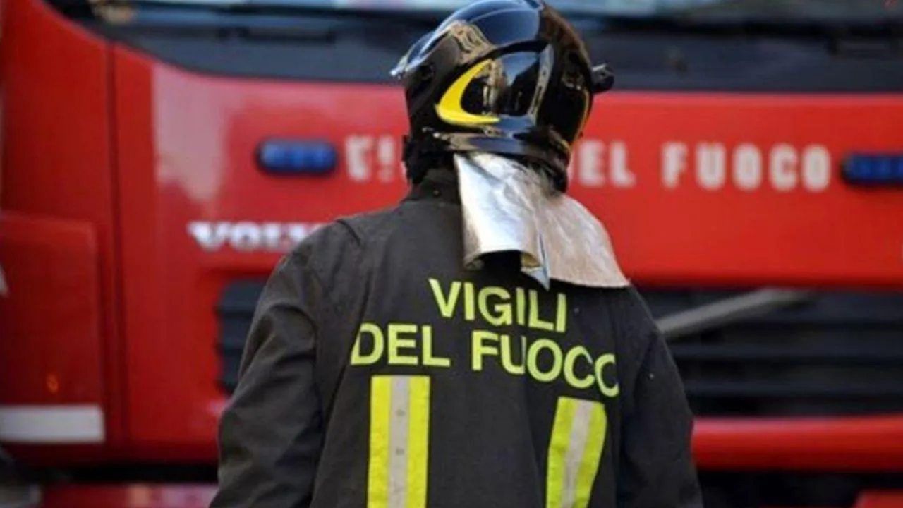 Bimba di 10 anni si tuffa e scompare nelle acque del Lago di Como: era coi genitori