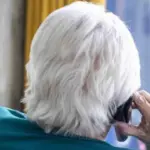 The business of scams targeting the elderly, six under investigation for a scheme worth millions of euros. "Victims" also in Tuscany – How it worked