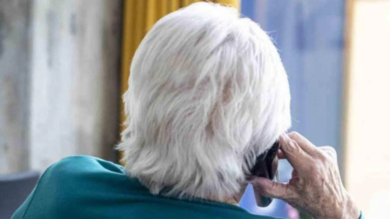 The business of scams targeting the elderly, six under investigation for a scheme worth millions of euros. "Victims" also in Tuscany – How it worked