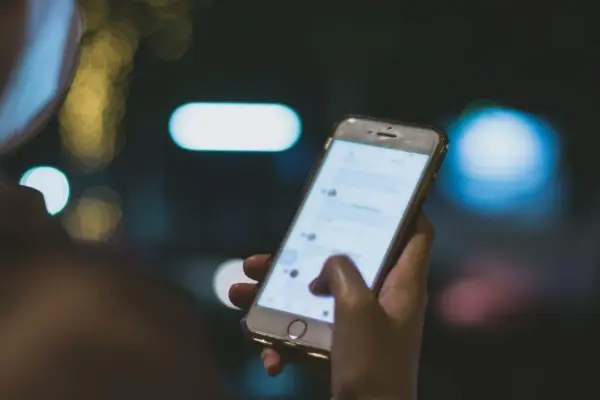 Social media and minors, the European Commission: "Restrictions are needed for under 13s." And a legislative proposal is announced