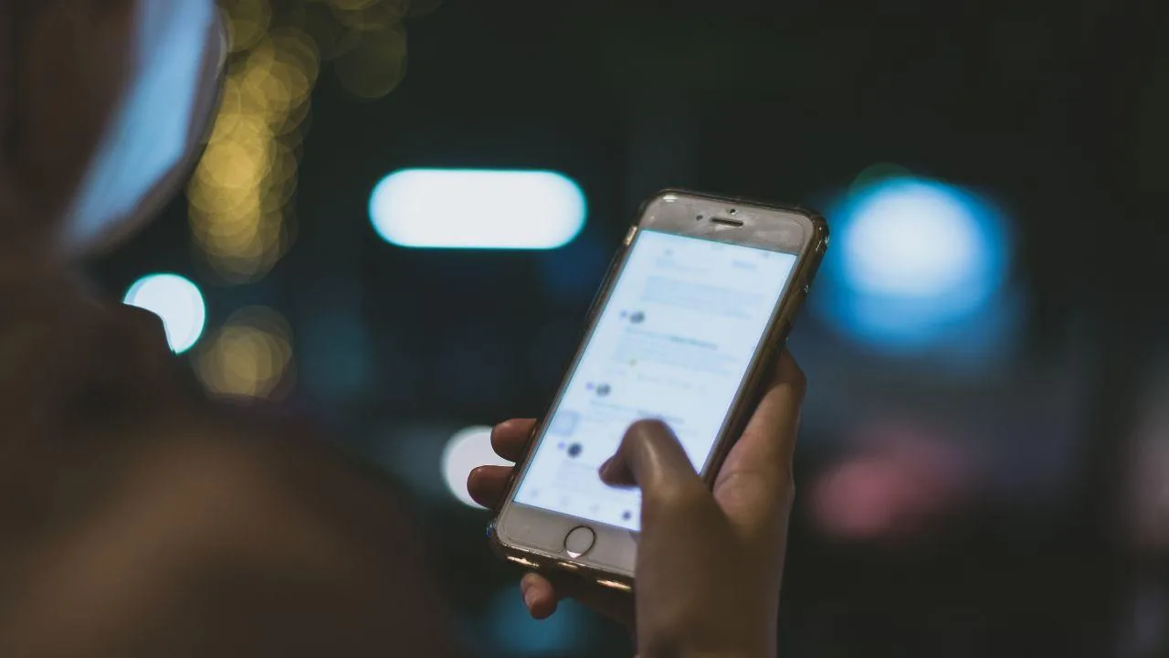 Social media and minors, the European Commission: "Restrictions are needed for under 13s." And a legislative proposal is announced