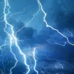 Lightning strikes a train in Liguria: passengers evacuated, connections disrupted for hours