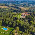 Dream villas, Tuscany is the queen of luxury: Forte dei Marmi very expensive, but the dream properties are in Maremma and Valdera