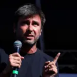 Alessandro Di Battista still in serious condition. Via social: «I will do my best to come back»