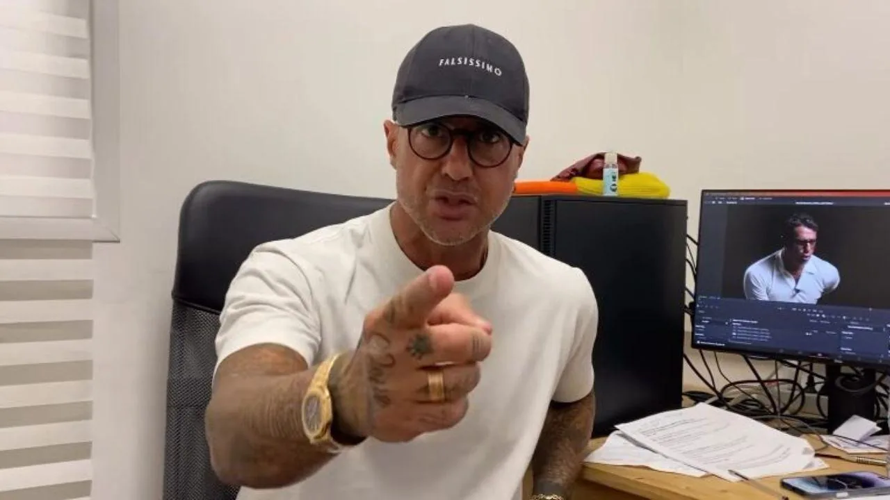Fabrizio Corona "enters" politics: «I am the new Berlusconi»