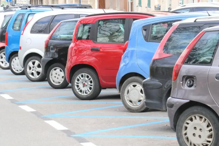 Blue lines, tolerance changes: here’s how many minutes you can exceed without getting a fine