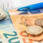 Electricity bills, from September discount up to 60 euros: who is entitled and how to get it