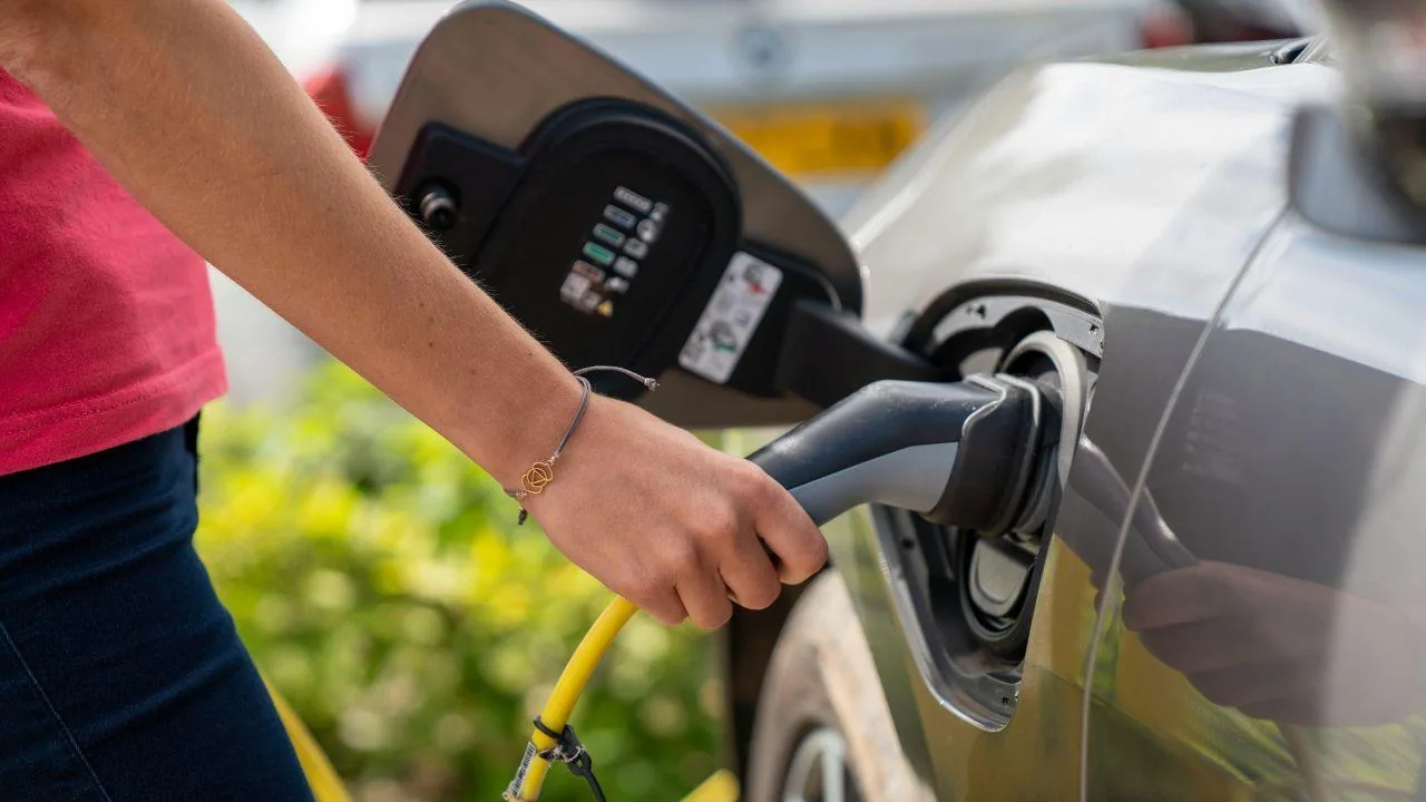 Charging station bonus, up to 8,000 euros to install home charging: how to apply and the timing