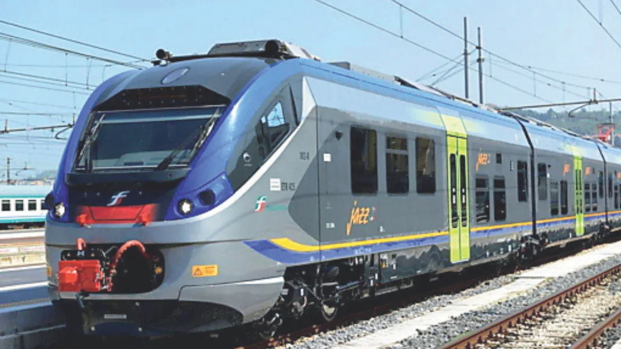 Trains in Tuscany, 50% discount on subscriptions in October: how to get it